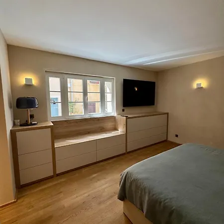 Townhouse In Tropez 펜션 *