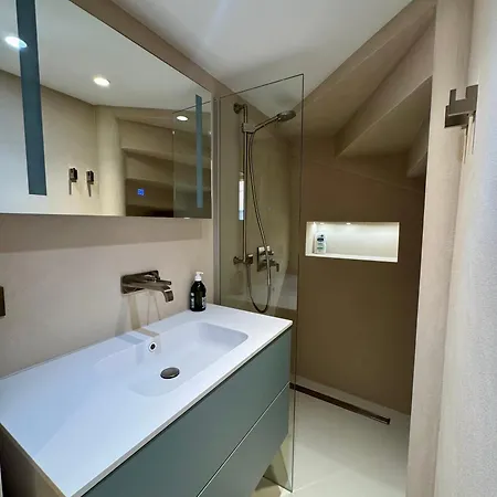Townhouse In Tropez 펜션