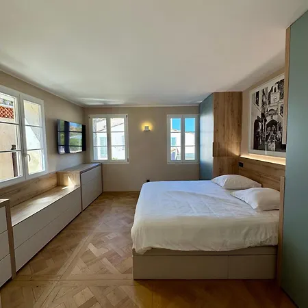 Townhouse In Tropez 別荘