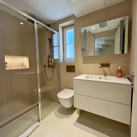 Townhouse In Tropez 別荘 *