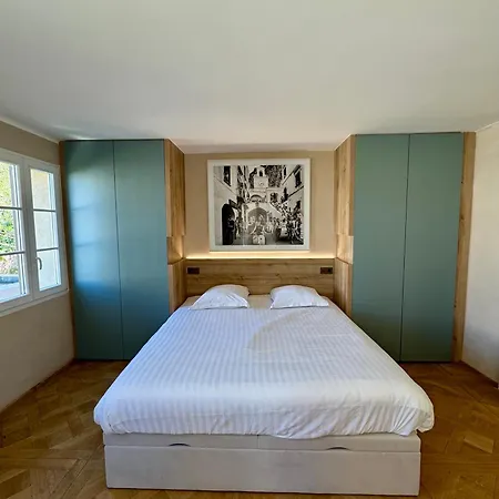 Townhouse In Tropez 別荘 *